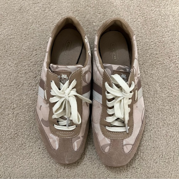 Coach Kinsley Sneakers - Picture 4 of 9